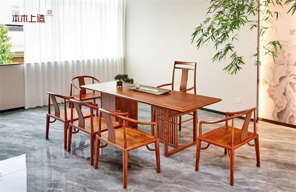 雄业家具：听劝，秋天红木这样养，越用越润越值钱